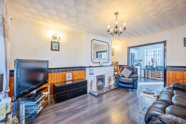 14, Surrey Garth, Hull photo 4