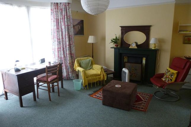 First Floor Flat, 20, Bloomsbury Place, BRIGHTON photo 2