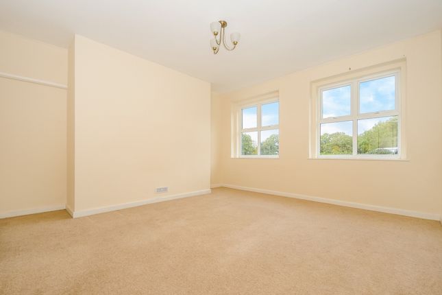 Flat to rent in Ends Place, Byfleets Lane, Warnham, Horsham