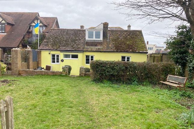 Thumbnail Property to rent in Foreland Fields Road, Bembridge