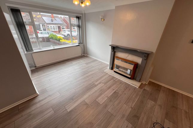 10 Gleneagles Crescent, Stoke-on-Trent photo 2