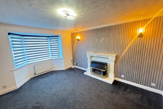 10, The Dene, Blackburn photo 2