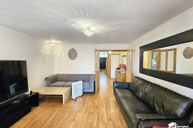 6, The Polygon, Salford photo 3