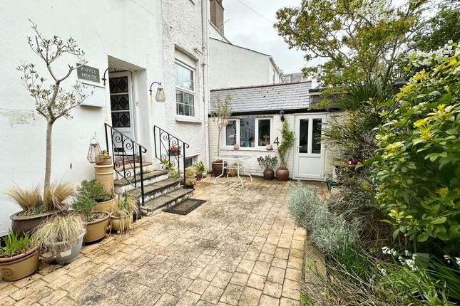 Rhyll House, 4 Henrietta Place, Exmouth photo 2