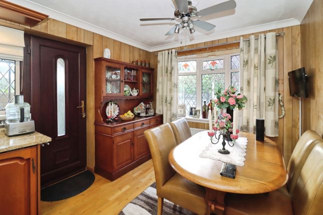 6, Cromford Drive, Chesterfield photo 3