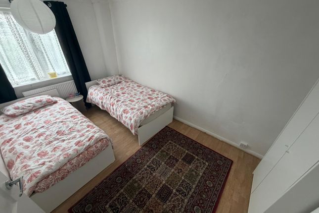 Flat 4, LUTON photo 4