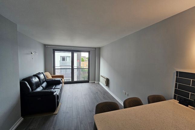 Flat 416 Montana Building, Deals Gateway, London photo 4