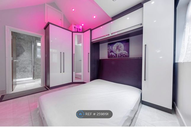 Ensuite Room