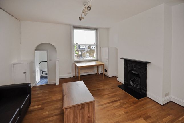 Flat to rent in Dyne Road, London