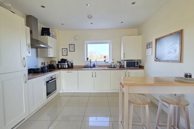 55, Mallard Close, Southam photo 3