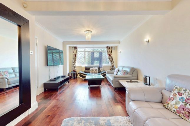 30, Ferrymead Gardens, Greenford photo 3