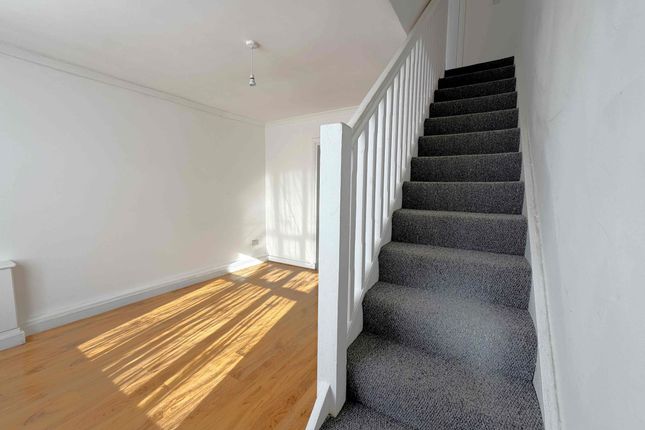 29a Sisley Road, Barking photo 3