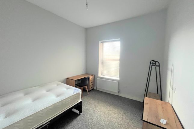 A Bright And Spacious Double Bedroom, Perfect For ...