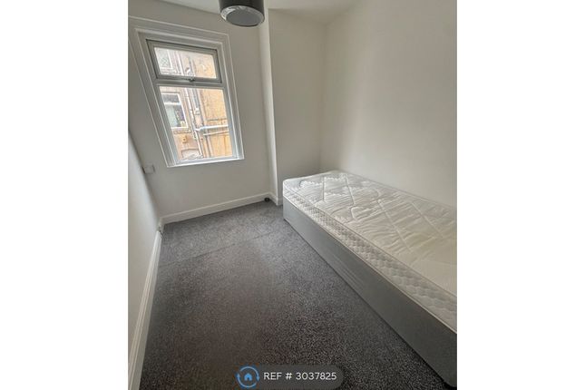 Flat, Shannon Street, Blackpool photo 2