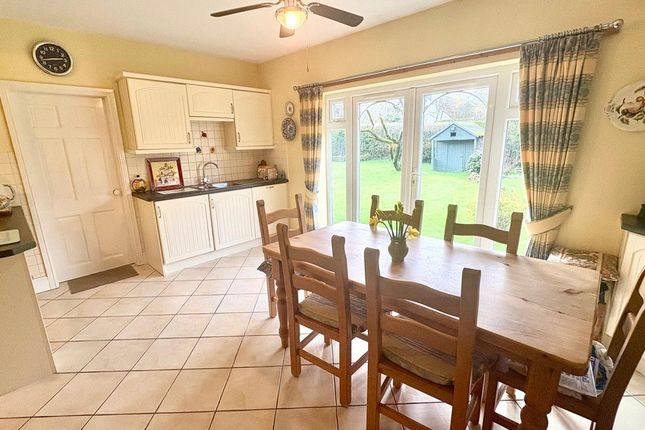 Pineway, Dunstan Lane, Neston photo 4