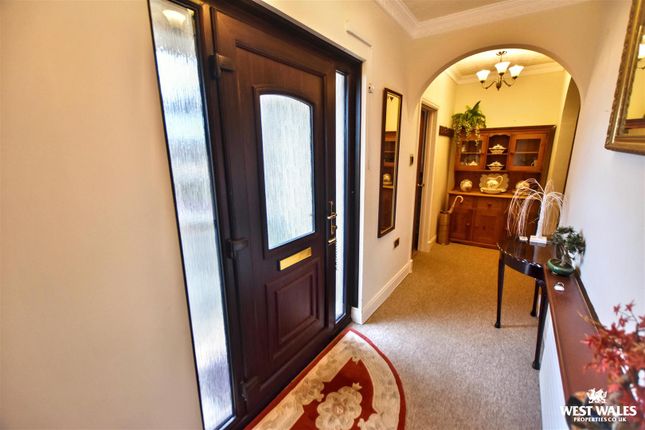 12, Osborn Park, Milford Haven photo 5