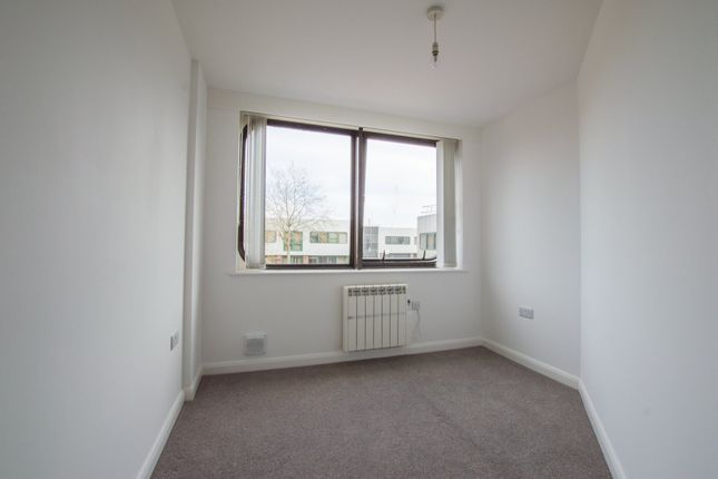 Flat 19 Dauntsey House, Bentham Close, Swindon photo 5
