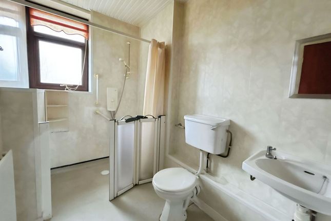 4 Waterfall Cottages, Port Talbot photo 4