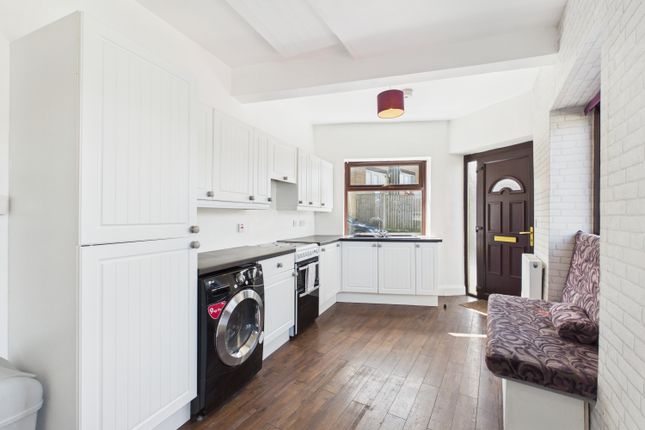 17, Primrose Hill Road, Huddersfield photo 2