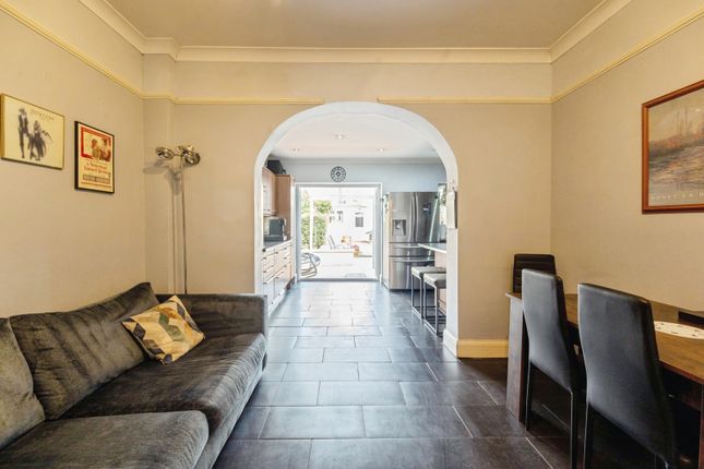 43, Downshall Avenue, Essex photo 4