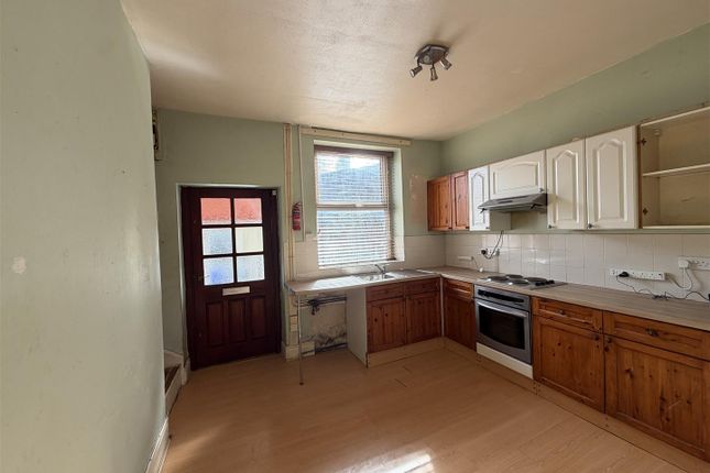 7, Roman Street, Mossley photo 3
