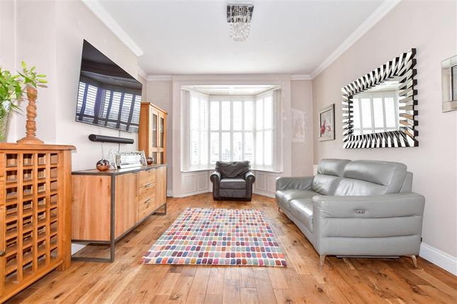 Thumbnail Maisonette for sale in Boxley Road, Maidstone, Kent