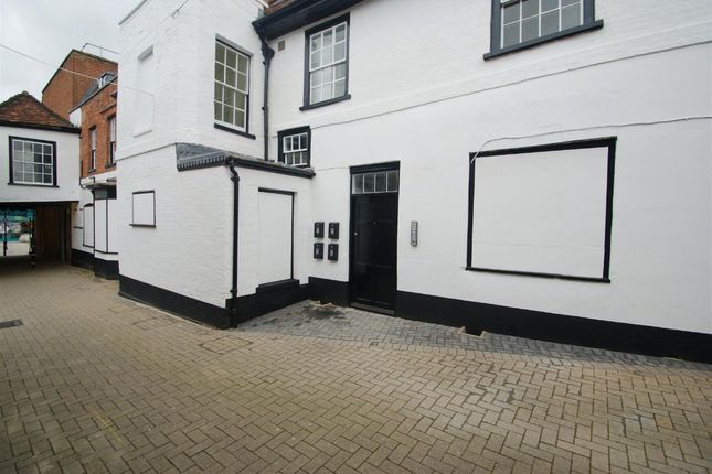 Thumbnail Flat to rent in George Yard, Andover