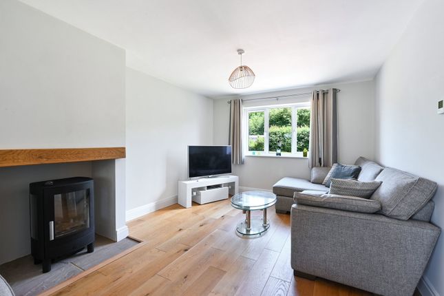 2, Bannisters Croft, Blindley Heath photo 4