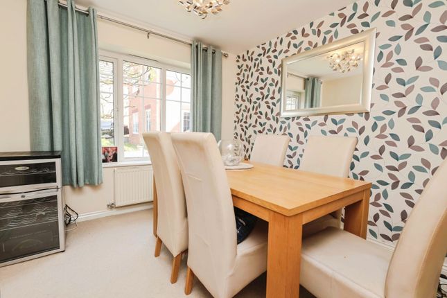4, Musson Close, West Midlands photo 4