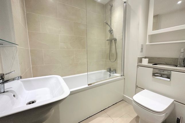 Flat for sale in Drakes Drive, Stevenage