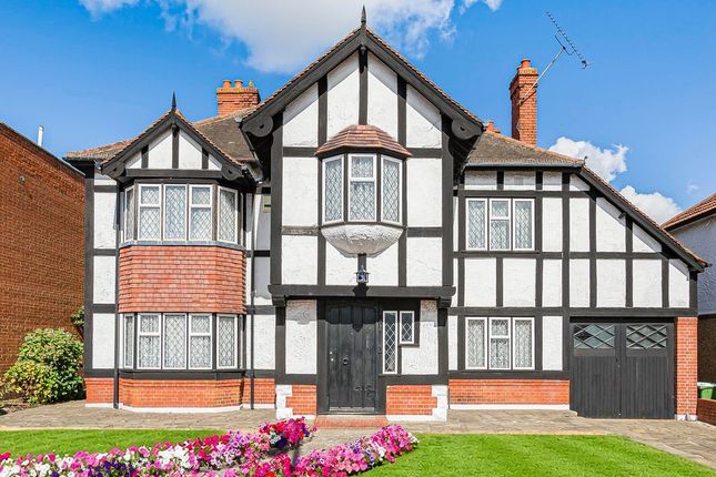 5-bed detached on Woolwich Road, London, £950,000