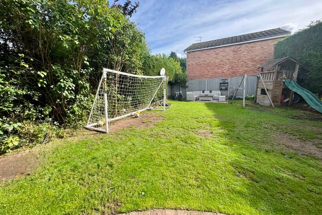 8, Stirling Court, Holmes Chapel photo 4