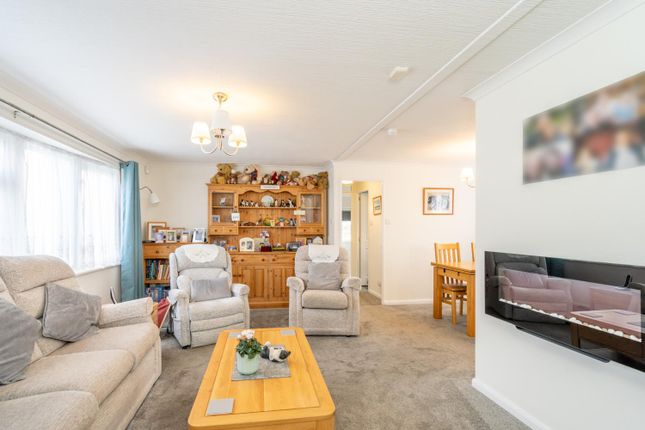 29, Conifer Way, Bognor Regis photo 4