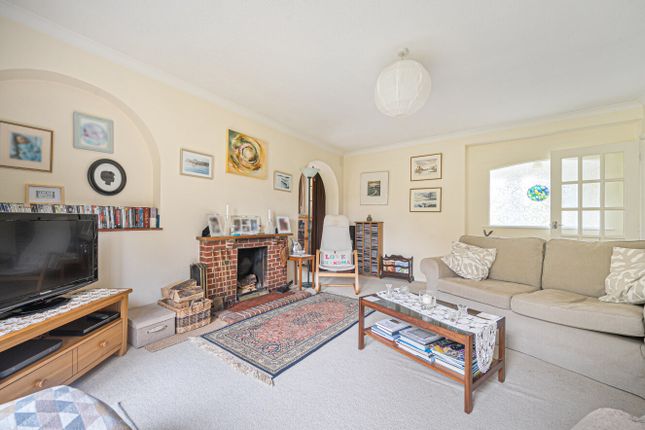 Fairlawne,, Kiln Way, Hindhead photo 4