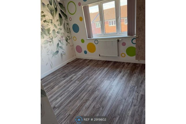 Blackthorn Avenue, Chigwell photo 4