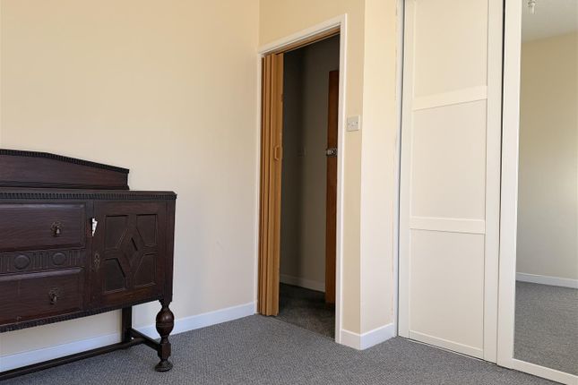 4, Lower Trostre Road, Llanelli photo 2