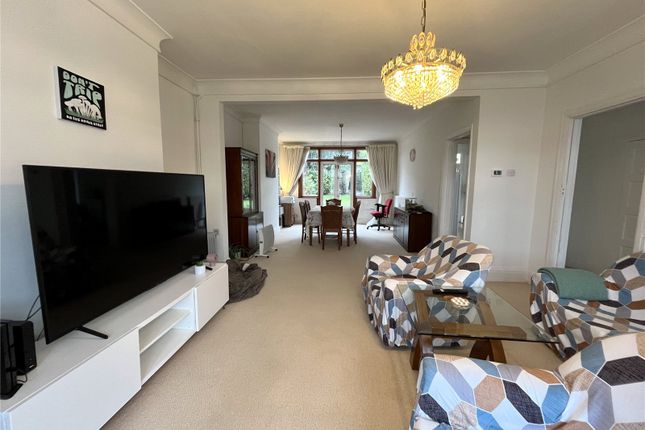 44, Mount Avenue, London photo 4