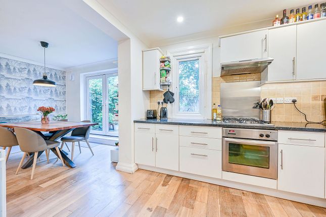 Cedar Grove, Ealing photo 4