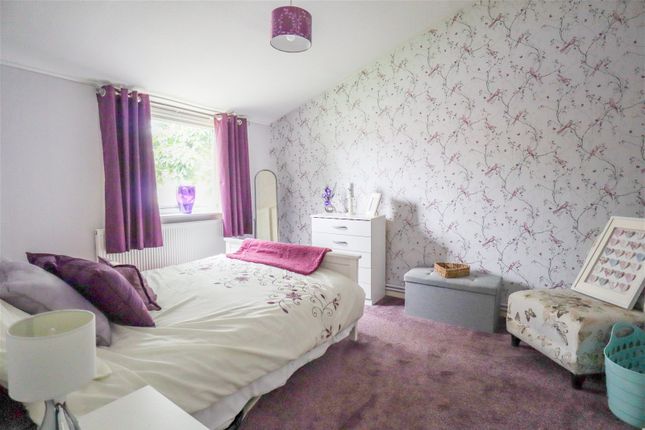 End terrace house for sale in Macaulay Square, Calne