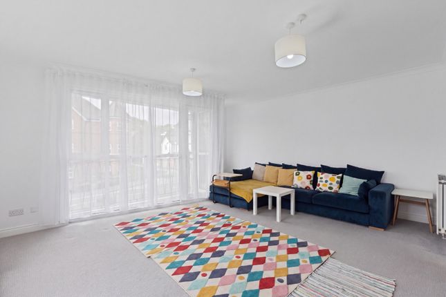 79, Chobham Road, Berkshire photo 4