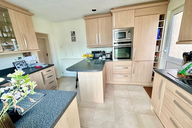 56, Heath Road, Grays photo 4