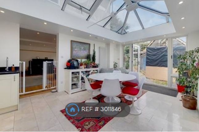 B Mortlake Road, Kew, Richmond photo 2