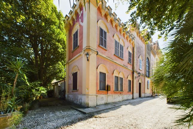 Villa for sale in Lesa, Novara, Piedmont, Italy