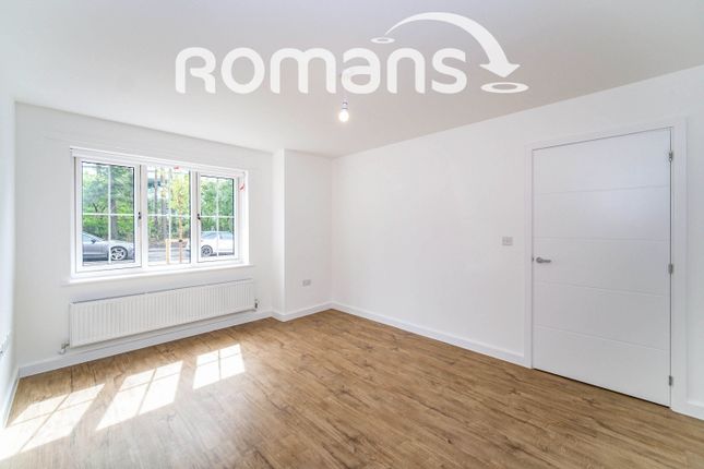 12, Hailwood Avenue, Berkshire photo 3