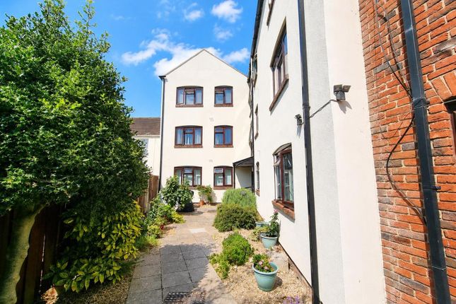 Flat 10, Alverstoke Court, 21 Church Road, Gosport photo 2