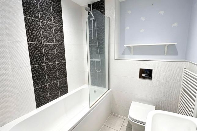 10 Orchard Court,, Ettington Road, Warwick photo 4
