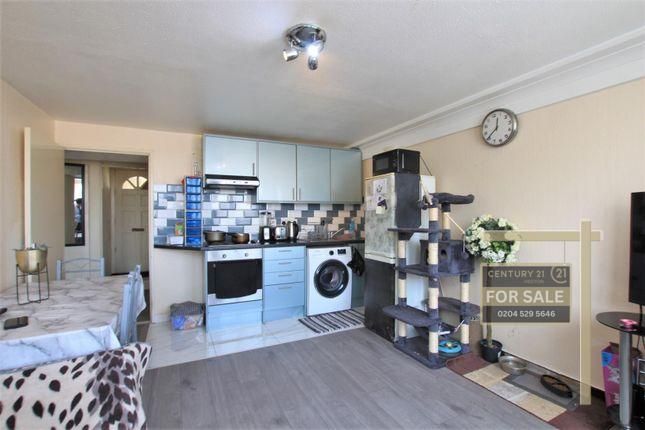 Flat for sale in Norman Crescent, Hounslow