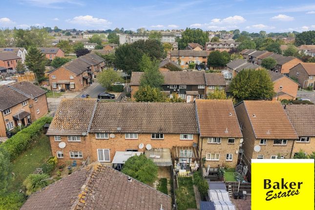 40, Laing Close, Ilford photo 2
