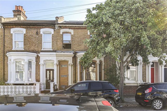 Flat to rent in Dalberg Road, London