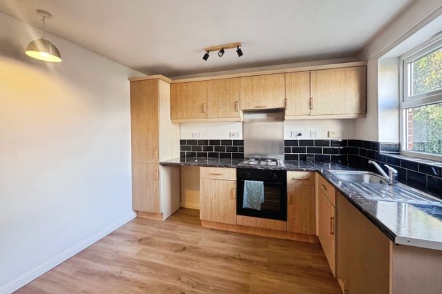 St Marks Close, WORKSOP photo 5